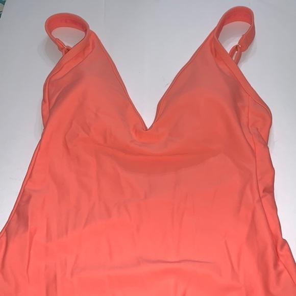 Kona Sol Women's V-Neck Over the Shoulder High Leg One Piece Swimsuit‎ - Picture 3 of 15